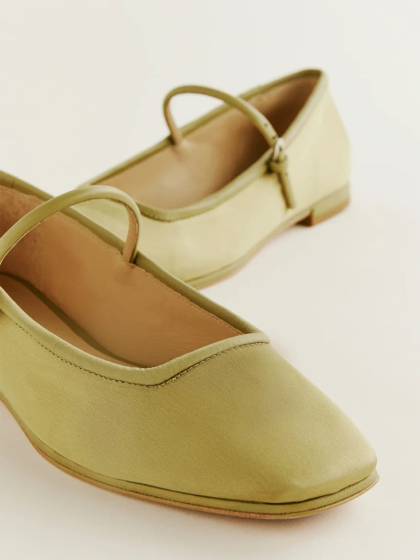 SW. Ballet Flat